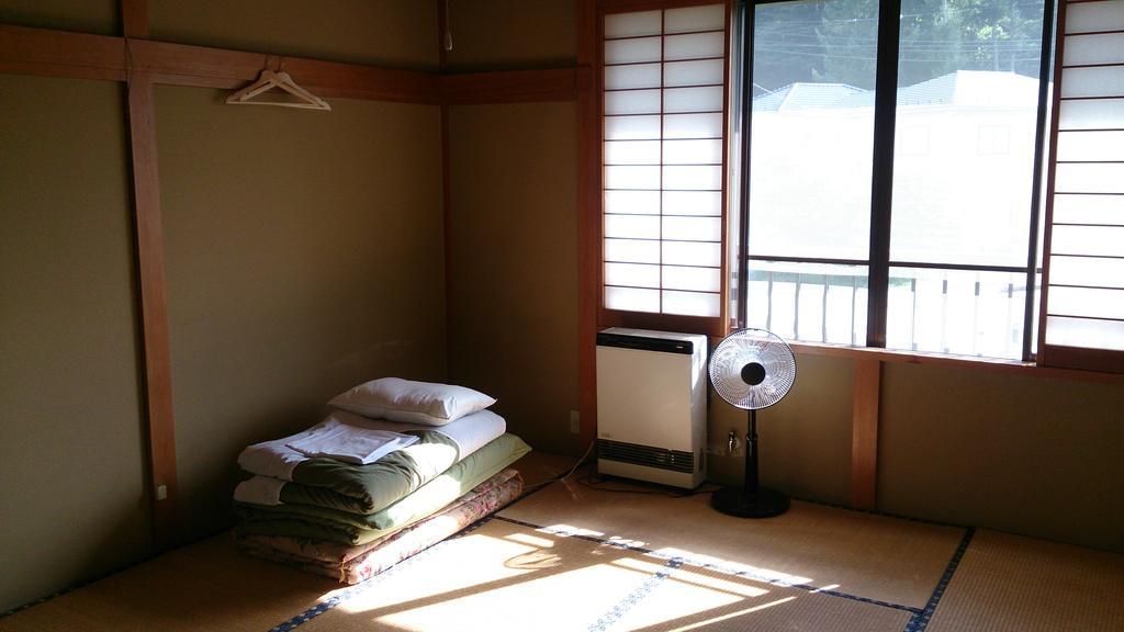 Teishaba Guesthouse&Cafe Fujiyoshida Eksteriør billede